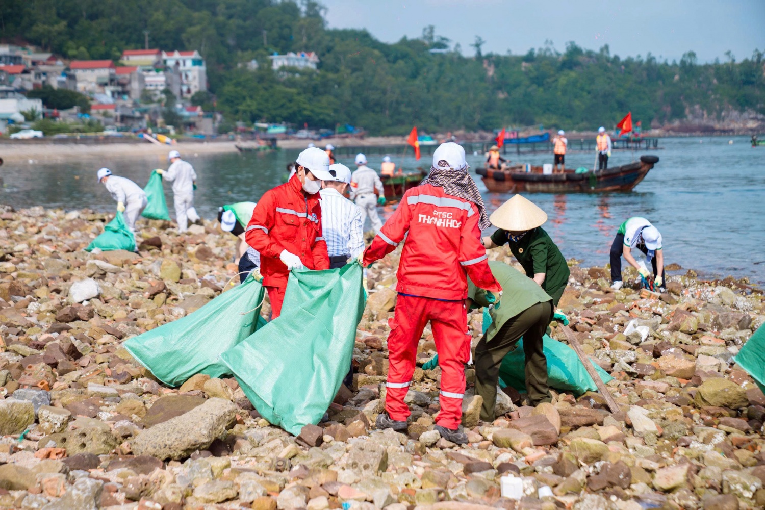 PTSC Thanh Hóa lan tỏa thông điệp “Sống xanh - Làm xanh - Phát triển bền vững” thông qua các hoạt động vì môi trường.