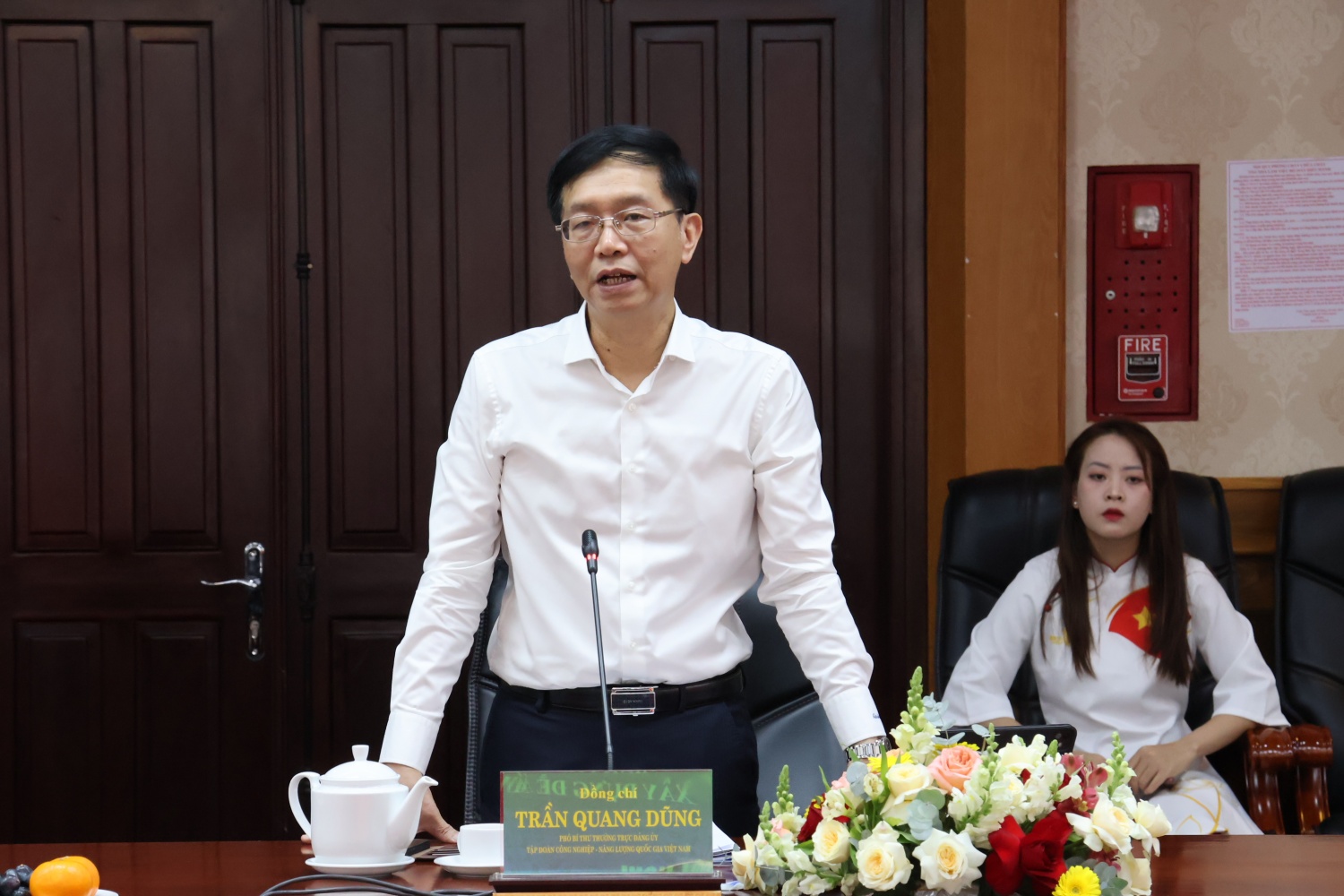 Đồng chí Trần Quang Dũng - Phó Bí thư Thường trực Đảng ủy Petrovietnam cảm ơn sâu sắc tới Đoàn công tác Đảng ủy Chính phủ đã quan tâm, trực tiếp khảo sát, lắng nghe, chia sẻ và ghi nhận những ý kiến, tâm tư nguyện vọng của đội ngũ cán bộ, đảng viên, người lao động Petrovietnam.