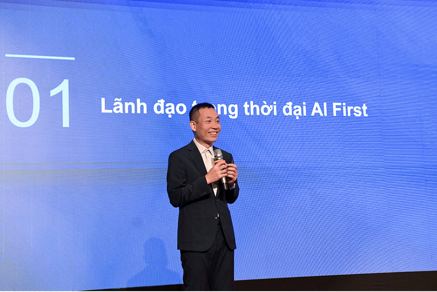 Ông Vương Quân Ngọc, Giám đốc tư vấn FPT Digital - Tập đoàn FPT chia sẻ về tư duy AI-First và vai trò dẫn dắt của lãnh đạo trong cuộc cách mạng trí tuệ nhân tạo.