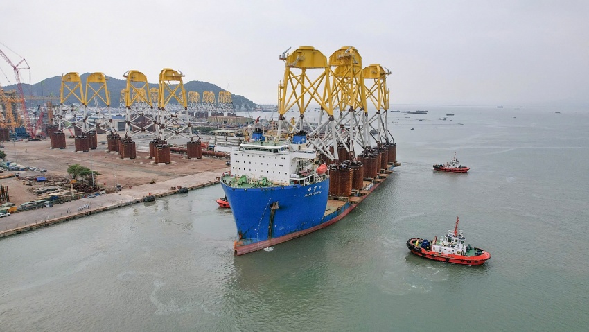 Petrovietnam/PTSC chinh phục thành công 33 chân đế điện gió ngoài khơi, khẳng định vị thế Việt Nam trên bản đồ năng lượng tái tạo thế giới.