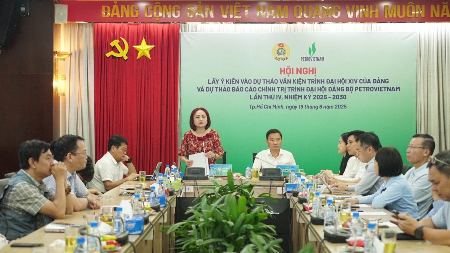 Đồng chí Nghiêm Thùy Lan: Đây là đợt sinh hoạt chính trị quan trọng, thể hiện sự tham gia trách nhiệm của toàn hệ thống công đoàn trong việc đóng góp ý kiến vào Dự thảo các văn kiện trình Đại hội XIV của Đảng và Báo cáo chính trị trình Đại hội Đảng bộ Tập đoàn lần thứ IV, nhiệm kỳ 2025–2030.