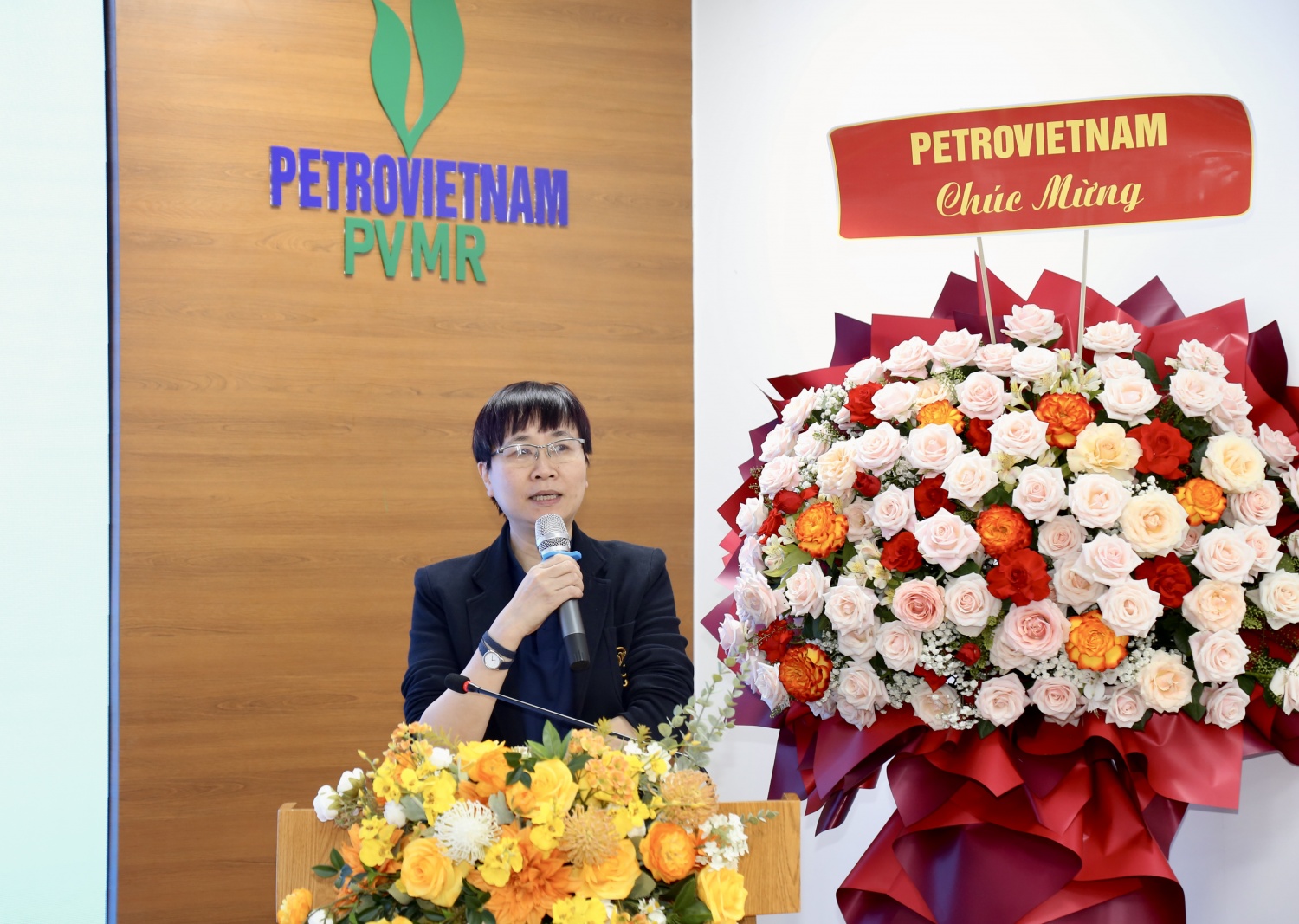 Đại diện cổ đông tham gia thảo luận tại Đại hội