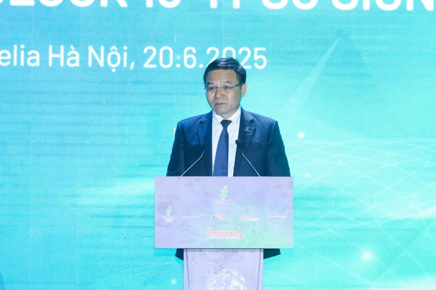 Chủ tịch HĐTV Petrovietnam Lê Mạnh Hùng.