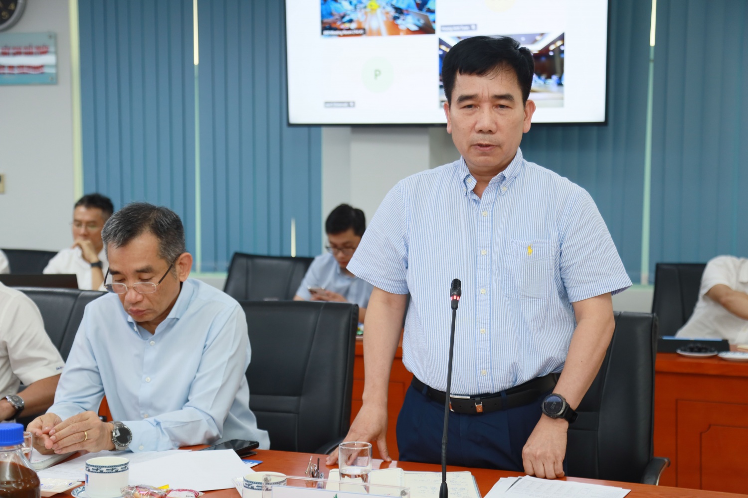 Ông Lê Xuân Huyên - Phó Tổng Giám đốc Petrovietnam nhấn mạnh công tác đảm bảo an toàn tuyệt đối trong hoạt động của NMLD Dung Quất. Qua đó, tiếp tục nghiên cứu khả thi về việc nâng cao công suất hoạt động của các phân xưởng Nhà máy đảm bảo an toàn, ổn định.