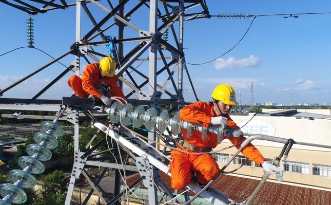 Bộ trưởng Bộ Công Thương yêu cầu triển khai 6 nhóm giải pháp trọng tâm đảm bảo cung ứng điện năm 2025/Ảnh minh họa