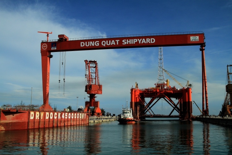 Giàn khoan Đại Hùng sửa chữa tại dock tàu PVSM năm 2020. Giàn khoan Đại Hùng sửa chữa tại dock tàu PVSM năm 2020.