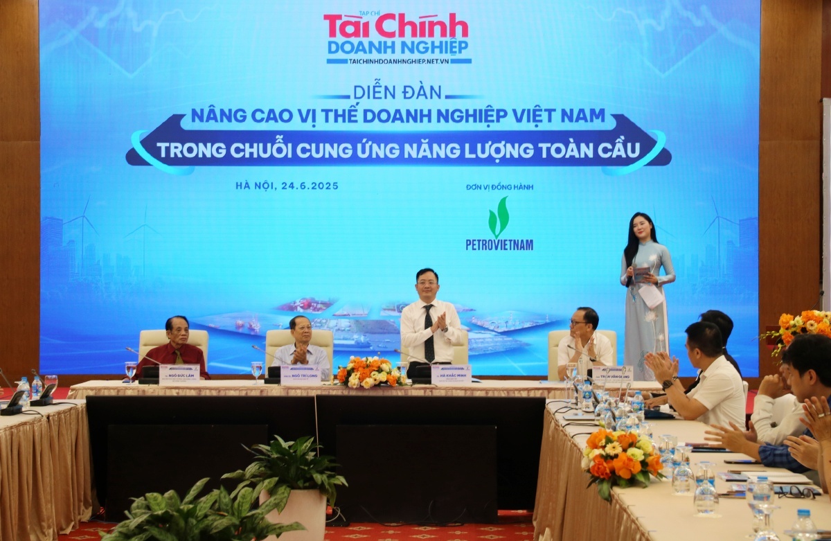 Diễn đàn “Nâng cao vị thế doanh nghiệp Việt Nam trong chuỗi cung ứng năng lượng toàn cầu”