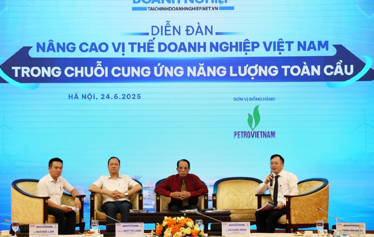Phiên thảo luận thu hút nhiều câu hỏi của các doanh nghiệp, nhà khoa học tham gia diễn đàn