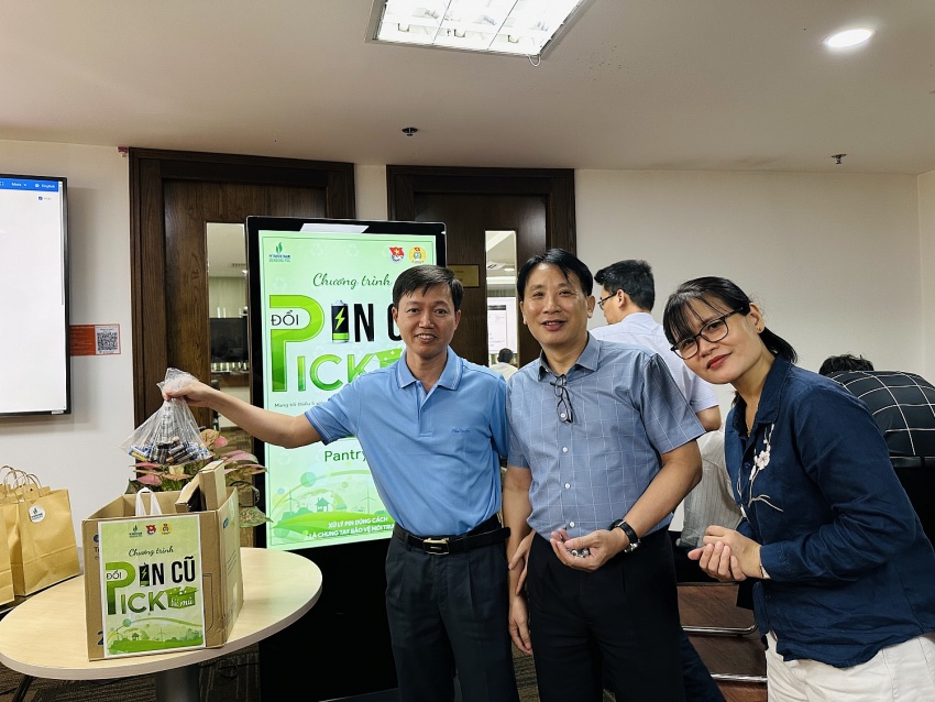 Chương trình “Đổi pin cũ, pick túi mù” nhận được sự hưởng ứng tích cực từ các cán bộ nhân viên BIENDONG POC.