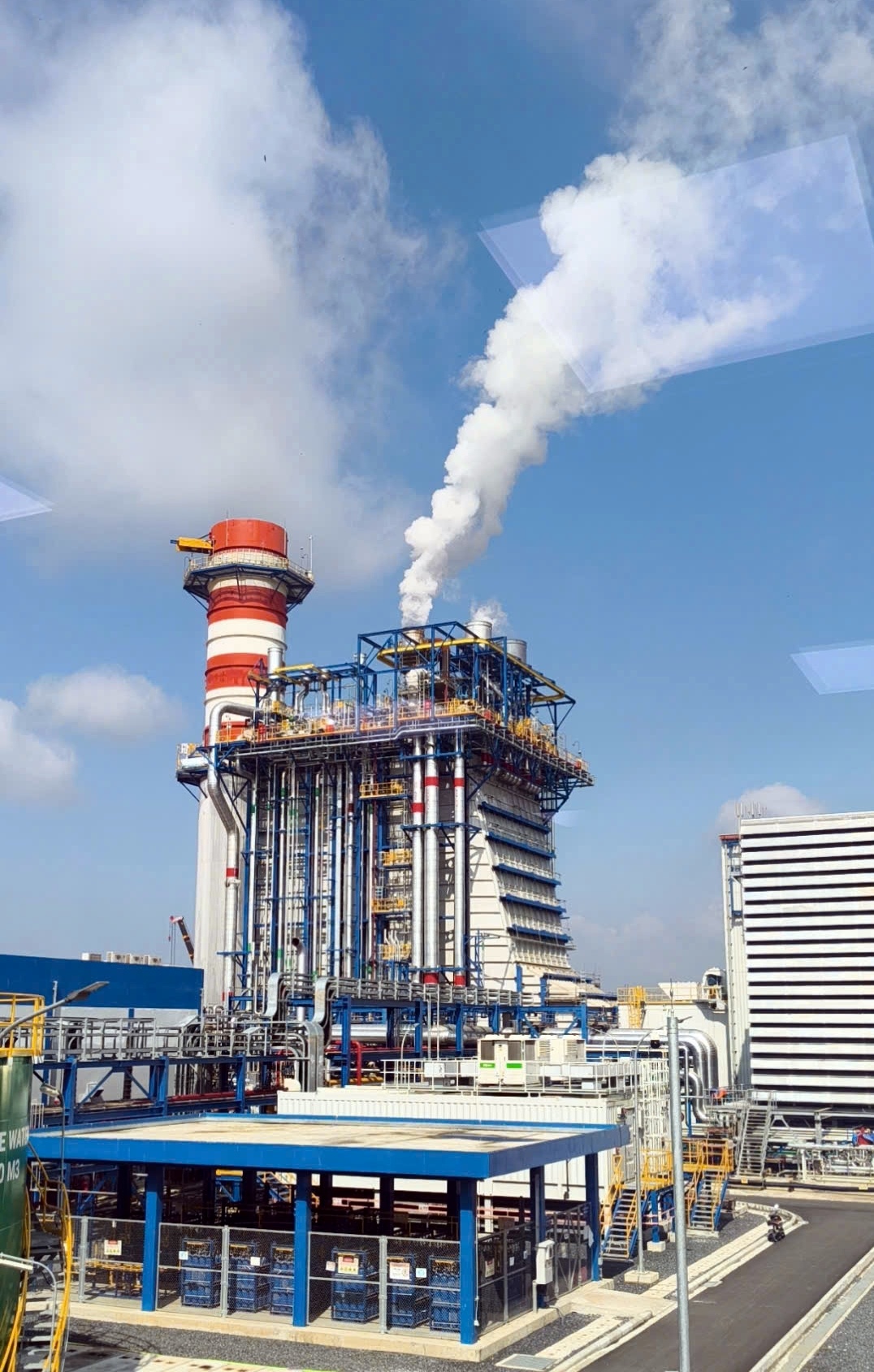 Một góc Nhà máy điện Nhơn Trạch 4