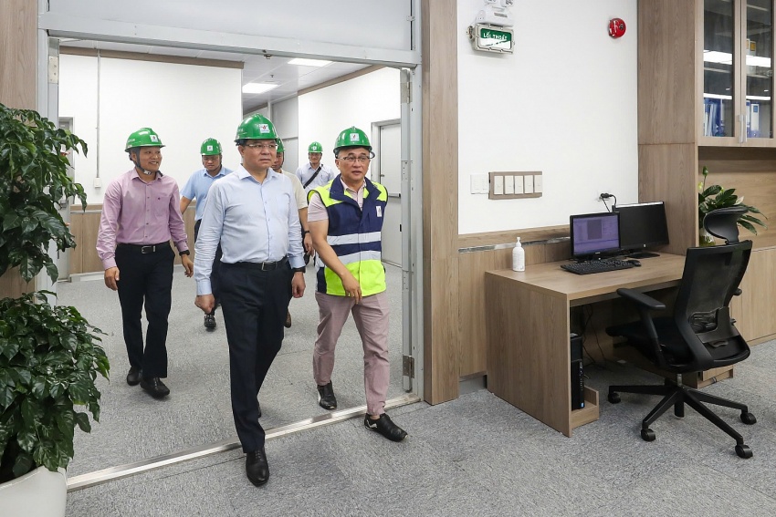 Đồng chí Phan Tử Giang - Phó Tổng Giám đốc Petrovietnam cùng tham gia đoàn công tác