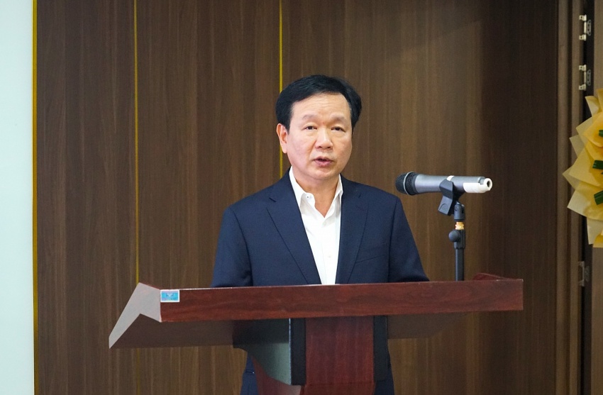 Ông Vũ Mai Khanh – Tổng Giám đốc Vietsovpetro cam kết các liên danh Tổng thầu Vietsovpetro-TOS, Vietsovpetro-TIMAS-TCO sẽ hoàn thành dự án đúng tiến độ, đảm bảo chất lượng, an toàn và hiệu quả kinh tế như mong đợi của Chủ đầu tư