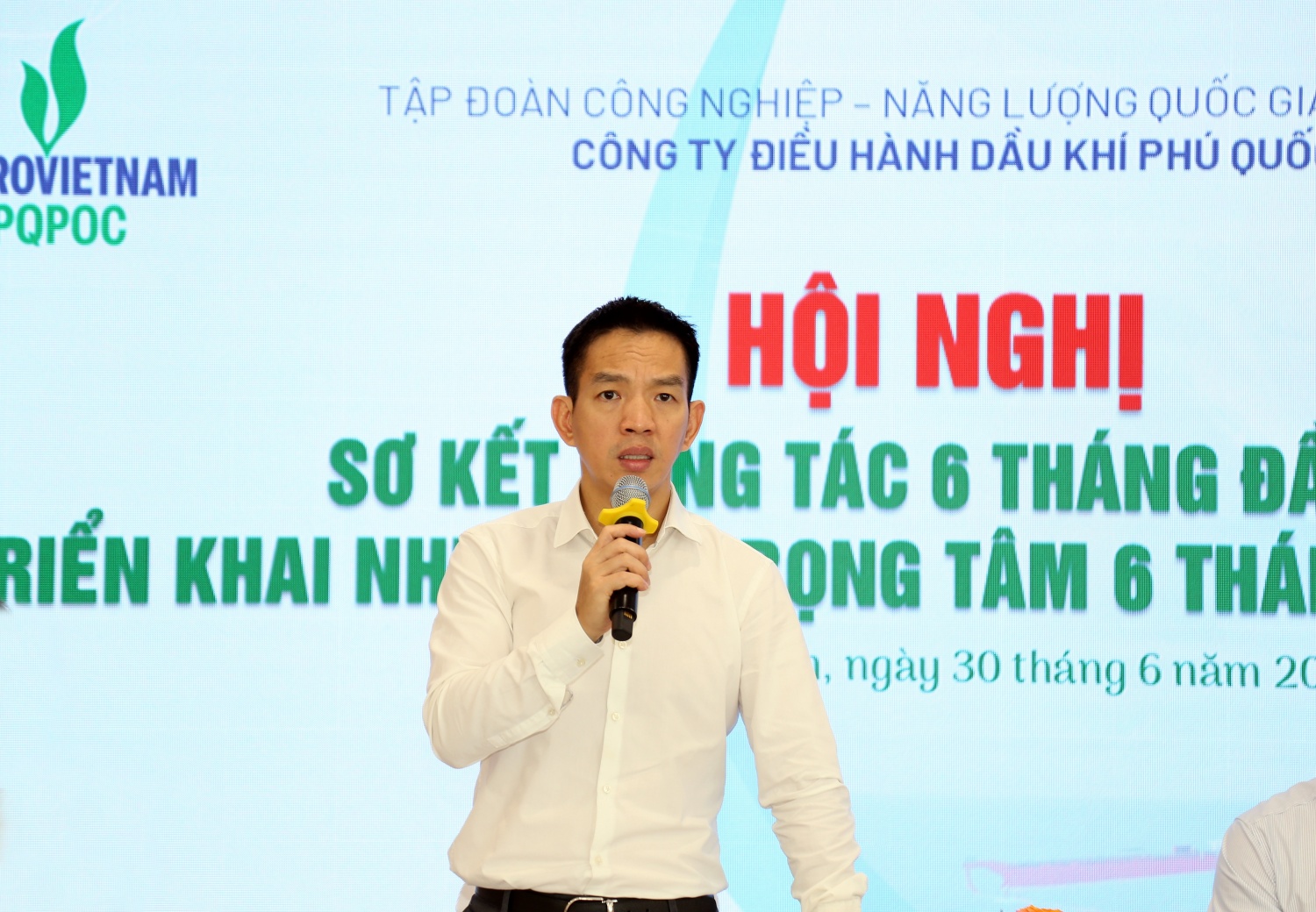 Ông Phạm Xuân Phúc - Bí thư Đảng ủy, Tổng Giám đốc PQPOC ghi nhận và bày tỏ sự trân trọng đối với những nỗ lực bền bỉ của tập thể lãnh đạo và người lao động toàn Công ty