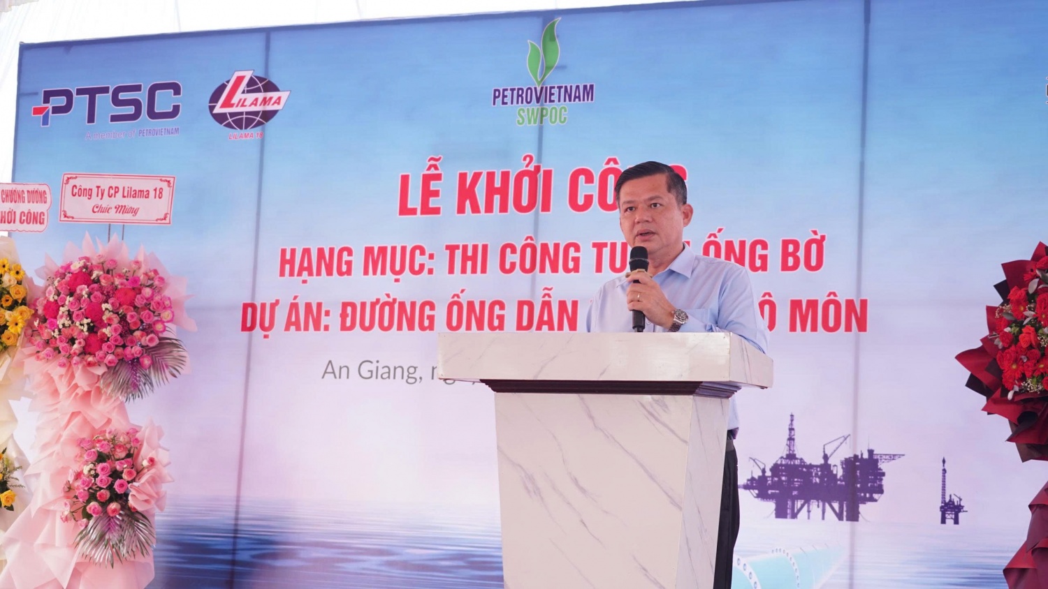 Ông Giang Thanh Khoa - Phó Chủ tịch UBND tỉnh An Giang đại diện chính quyền cam kết đồng hành cùng chủ đầu tư và các nhà thầu trong suốt quá trình triển khai, tạo điều kiện thuận lợi để dự án thi công an toàn, đúng kế hoạch và đạt hiệu quả cao.