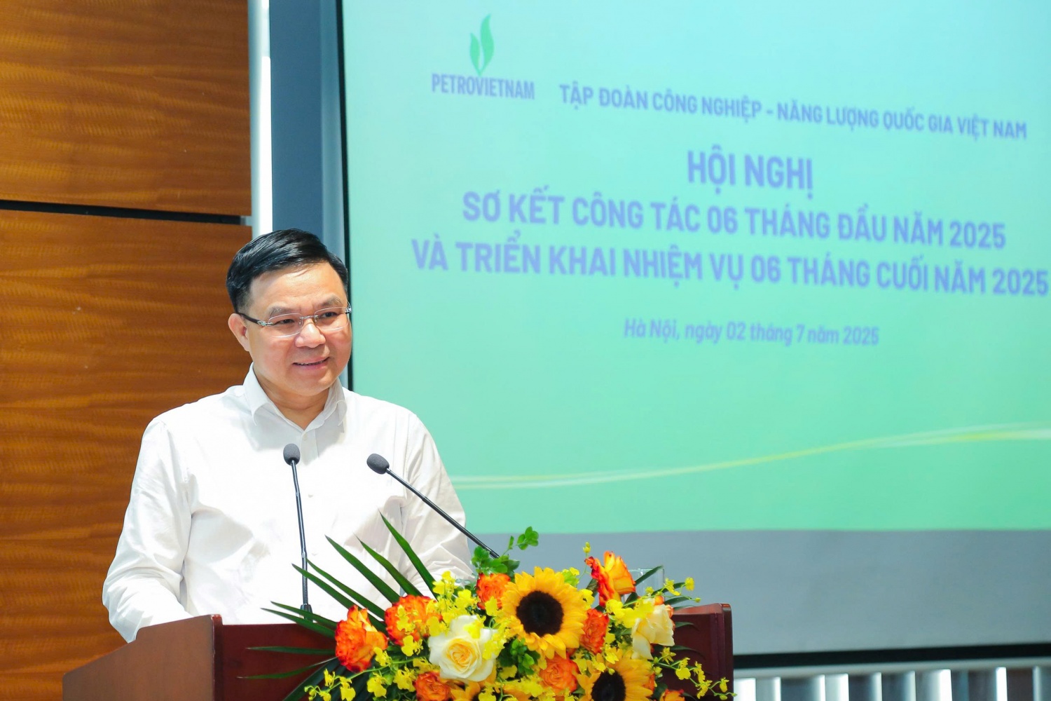 Chủ tịch HĐTV Petrovietnam Lê Mạnh Hùng: “Chiến lược phát triển không chỉ là cam kết của Tập đoàn ngày hôm nay, mà còn là sự tiếp nối khát vọng phát triển của các thế hệ Petrovietnam”.