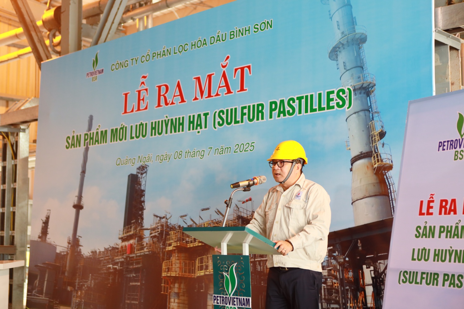 Tổng Giám đốc BSR Nguyễn Việt Thắng khẳng định việc ra mắt sản phẩm lưu huỳnh hạt là sự cam kết mạnh mẽ của BSR trong lộ trình chuyển dịch năng lượng và xây dựng nhà máy lọc dầu xanh, phát triển bền vững.