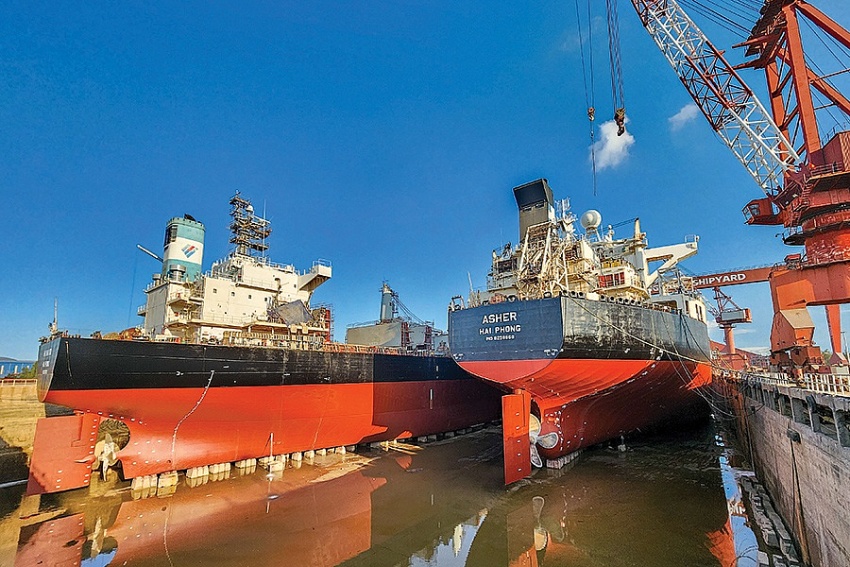 Dock sửa chữa tại PVSM thường xuyên “đón tiếp” các tàu thuyền ra vào để sửa chữa, bảo dưỡng, cải hoán…