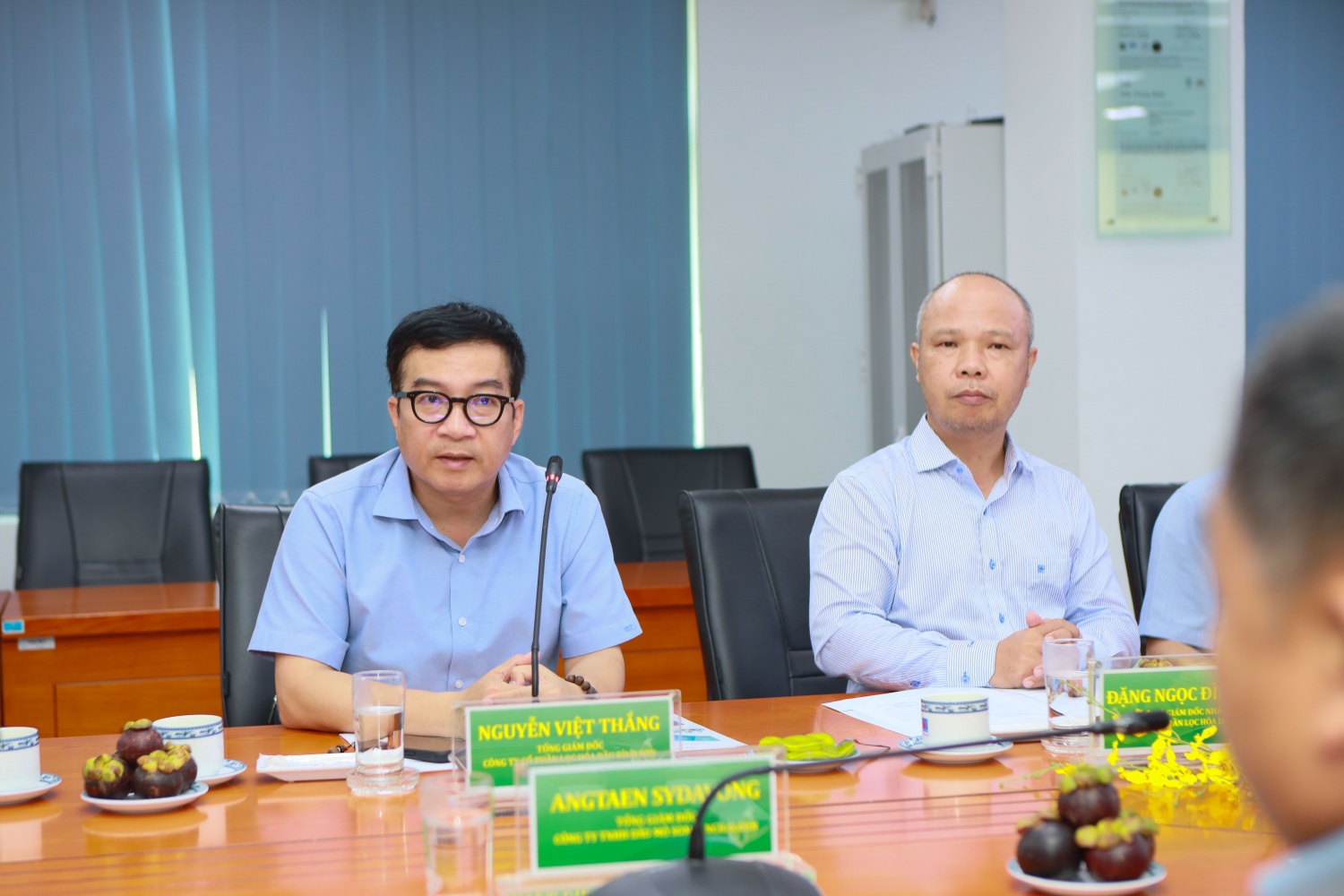 Tổng Giám đốc BSR Nguyễn Việt Thắng (bên trái) kỳ vọng buổi làm việc sẽ là tiền đề cho những bước phát triển sâu rộng hơn nữa trong lĩnh vực năng lượng giữa hai doanh nghiệp.