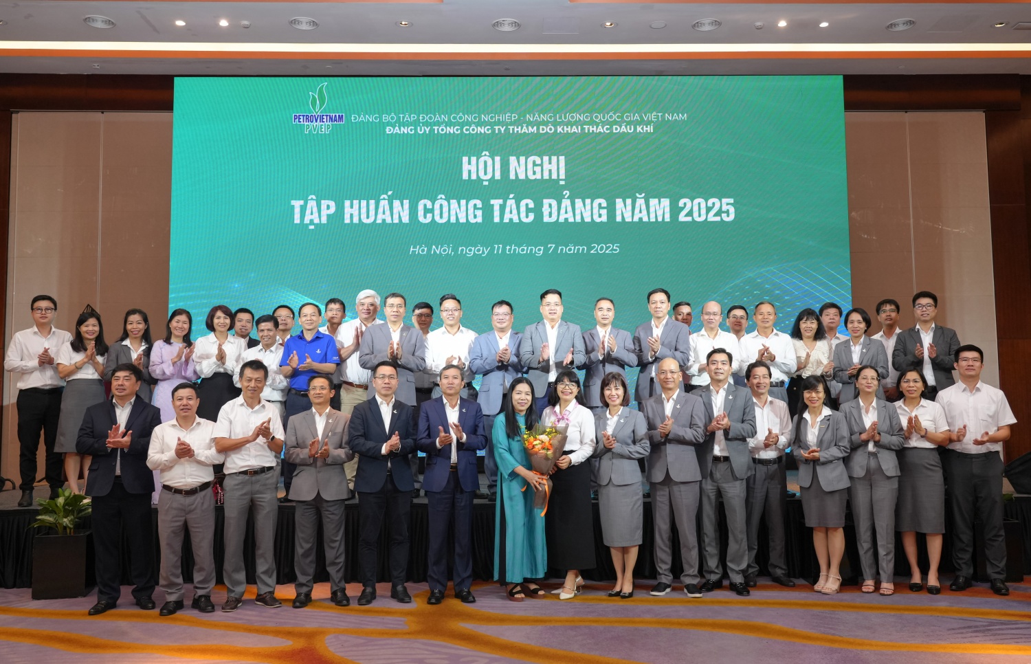 Các đại biểu tham dự hội nghị