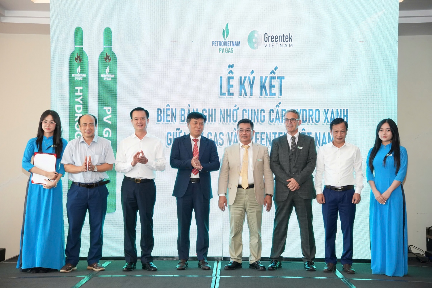 Đại diện Tổng công ty Khí Việt Nam và Công ty Greentek Việt Nam trong lễ ký kết.