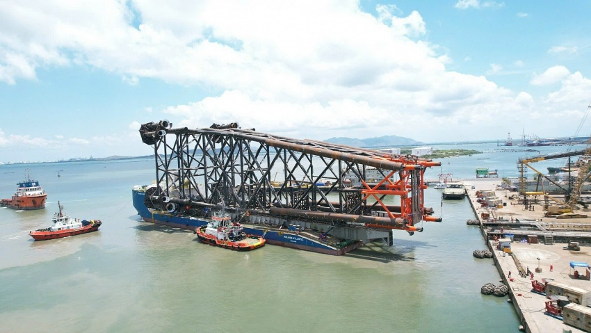 Dự án Đại Hùng pha 3 được triển khai trong giai đoạn đặc biệt khó khăn do ảnh hưởng từ đại dịch COVID-19. (Ảnh: Hạ thủy chân đế giàn Đại Hùng 01)