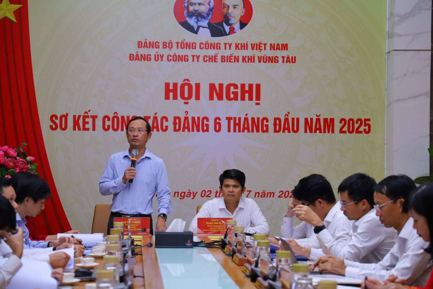 Lãnh đạo PV GAS VUNG TAU phát biểu tại Hội nghị Sơ kết công tác Đảng 6 tháng đầu năm 2025