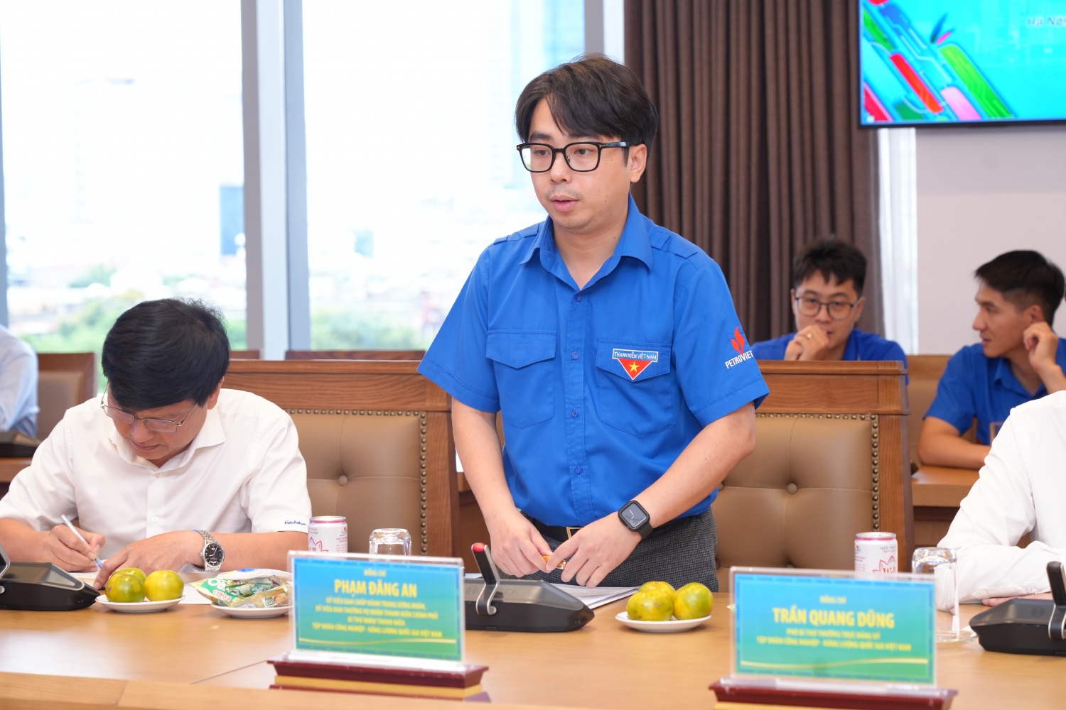 Đồng chí Phạm Đăng An - Bí thư Đoàn Thanh niên Petrovietnam báo cáo kết quả nổi bật trong 6 tháng đầu năm