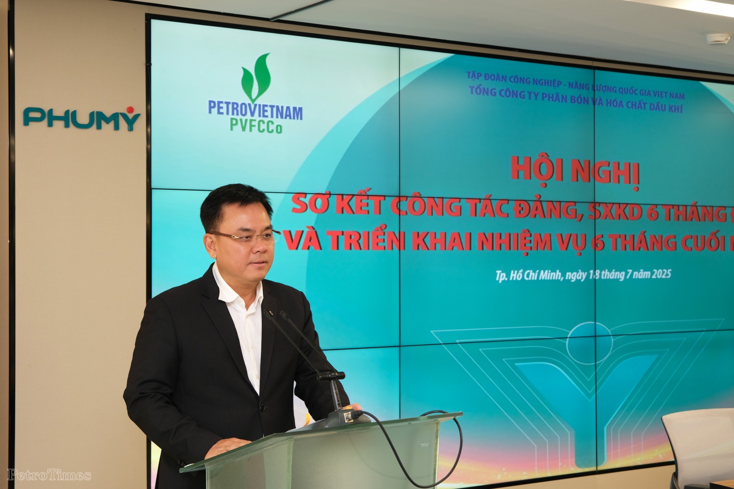Phát biểu khai mạc Hội nghị, đồng chí Nguyễn Xuân Hòa - Bí thư Đảng ủy, Chủ tịch HĐQT PVFCCo khẳng định nỗ lực cao của Tổng công ty để phấn đấu hoàn thành và hoàn thành vượt mức các chỉ tiêu, nhiệm vụ Tập đoàn giao năm 2025.