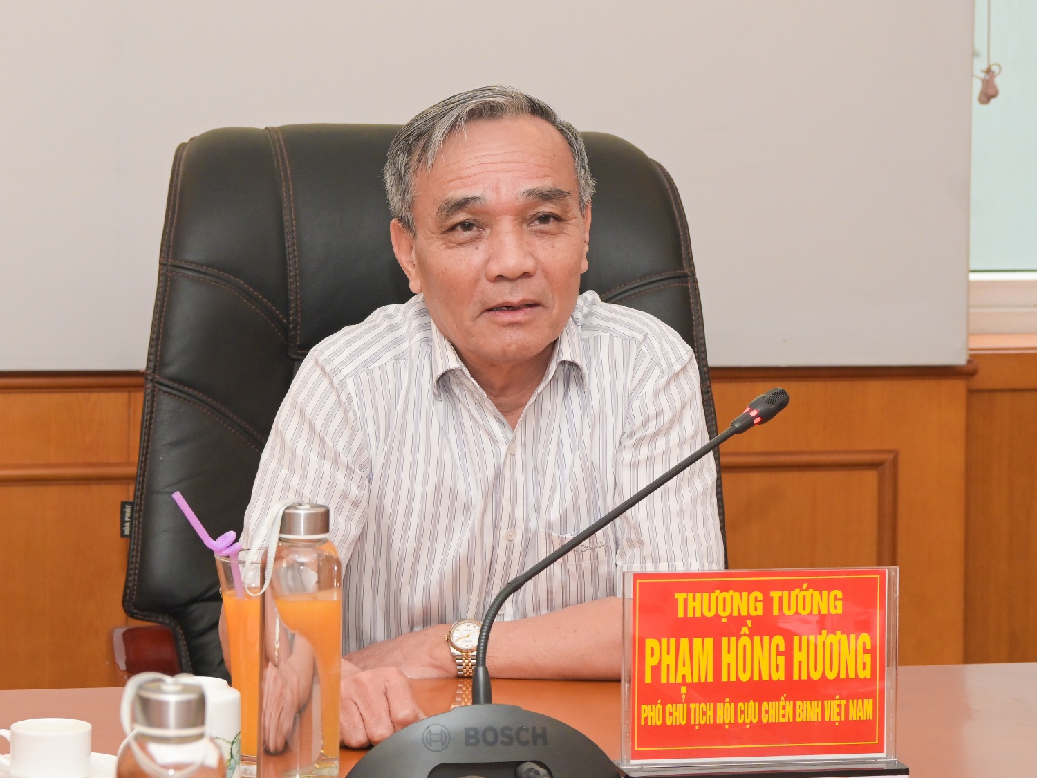 Thượng tướng Phạm Hồng Hương - Ủy viên Đảng đoàn, Phó Chủ tịch Hội CCB Việt Nam phát biểu tại buổi gặp mặt.