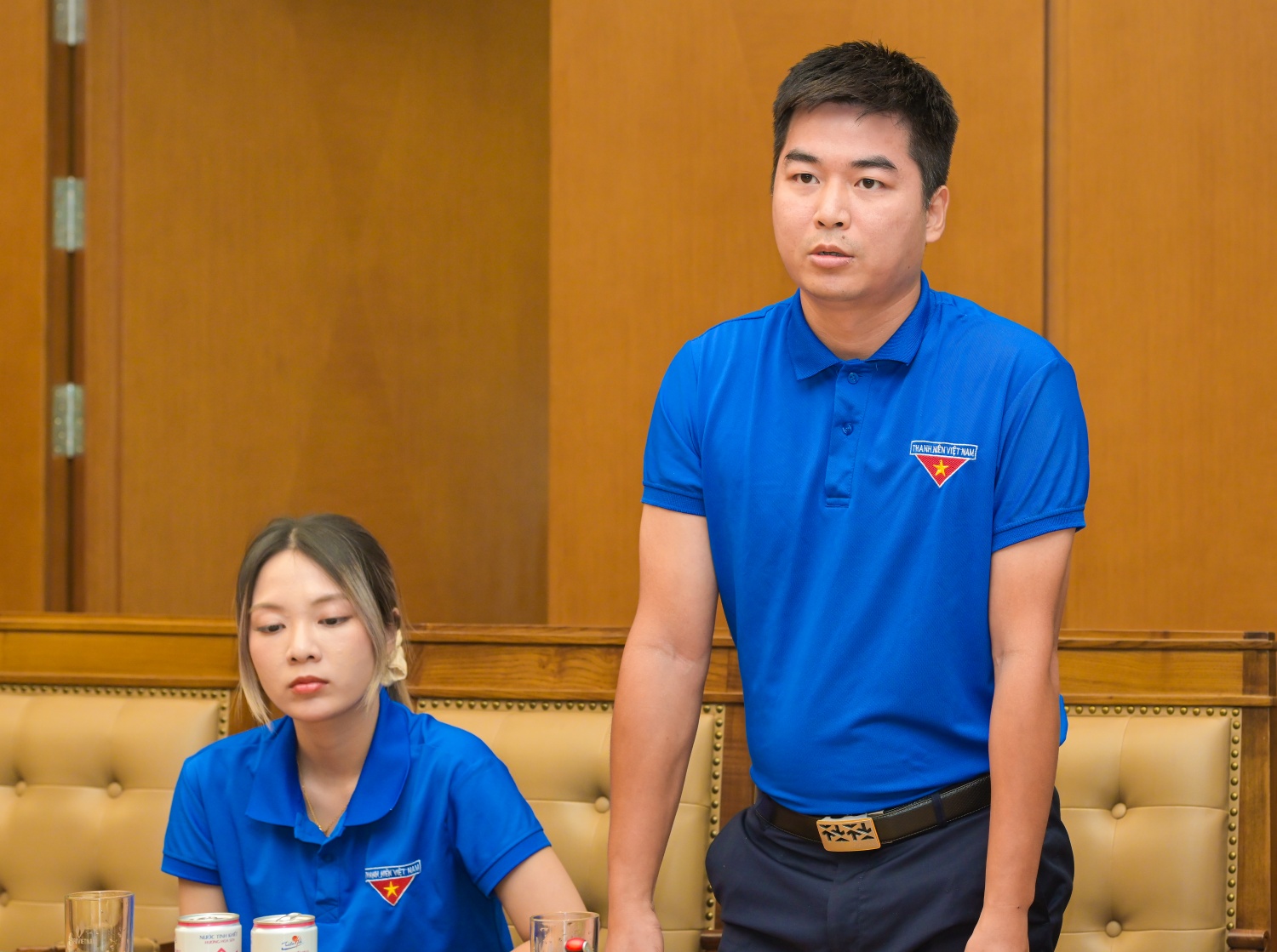 Đồng chí Phạm Hồng Sơn - Bí thư Đoàn Thanh niên BMQL&ĐH Tập đoàn chia sẻ tại buổi gặp mặt