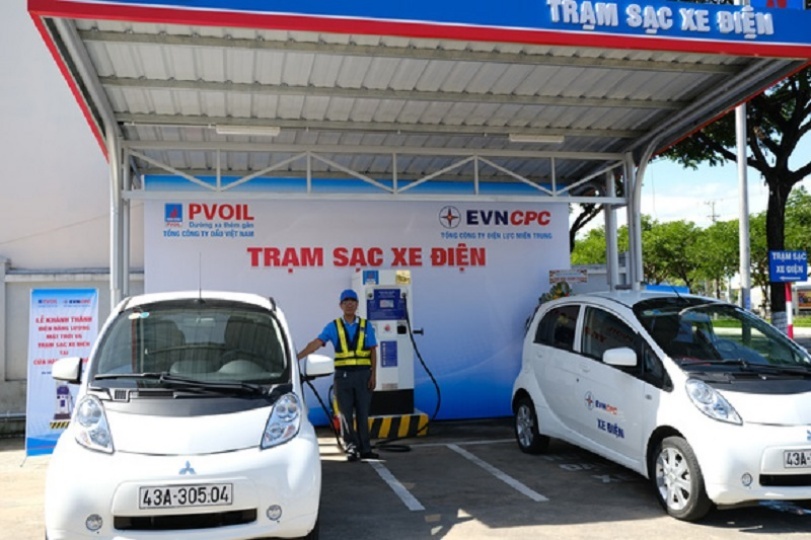 PVOIL đang thúc đẩy mô hình cửa hàng xăng dầu kết hợp trạm sạc xe điện
