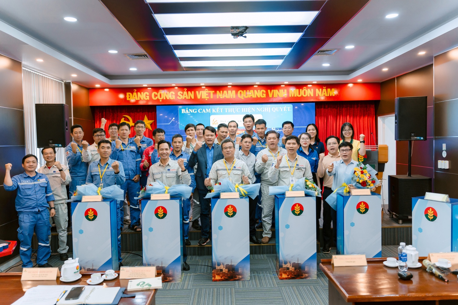 Ban Chấp hành Đảng bộ bộ phận và các Chi bộ trực thuộc, Đoàn Thanh niên đã cam kết triển khai thực hiện các mục tiêu của Nghị quyết
