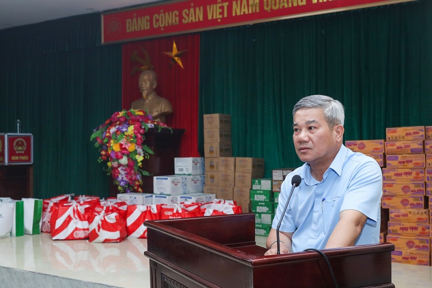 Phó Tổng Giám đốc Petrovietnam Đỗ Chí Thanh chia sẻ sự đồng cảm với những mất mát của bà con xã Con Cuông