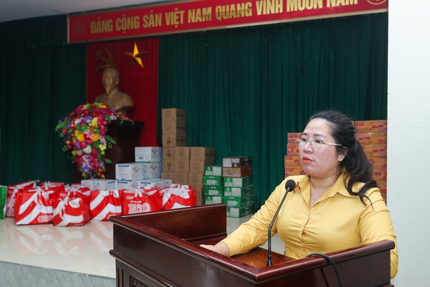 Bà Nguyễn Thị Thanh Thúy, Phó Chủ tịch Ủy ban Mặt trận Tổ quốc Việt Nam tỉnh Nghệ An gửi lời cảm ơn đến Petrovietnam, Công đoàn Petrovietnam vì những nghĩa cử cao đẹp, hỗ trợ tỉnh khắc phục khó khăn