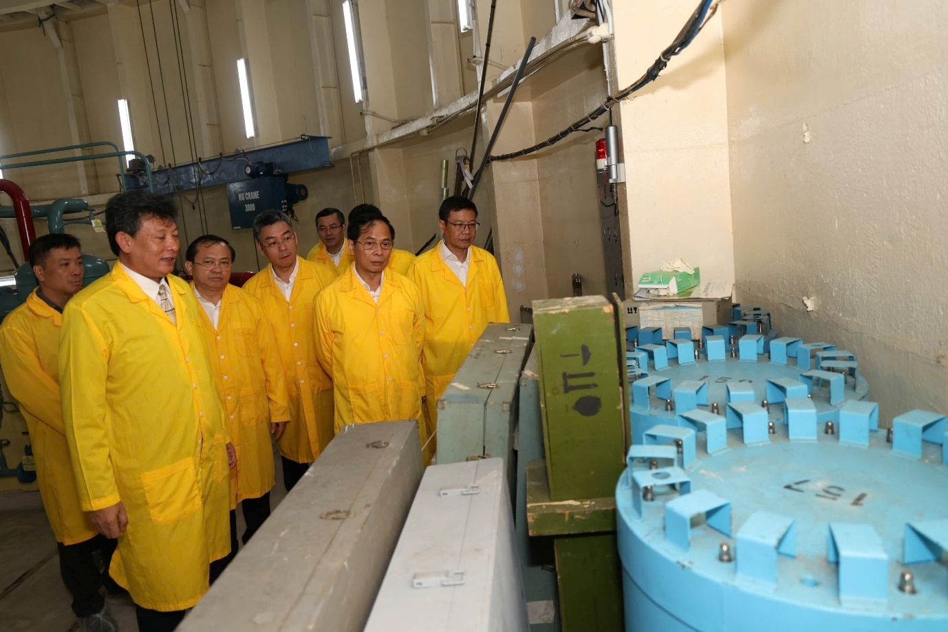 Phó Thủ tướng Bùi Thanh Sơn và đoàn công tác tham quan lò phản ứng hạt nhân Đà Lạt
