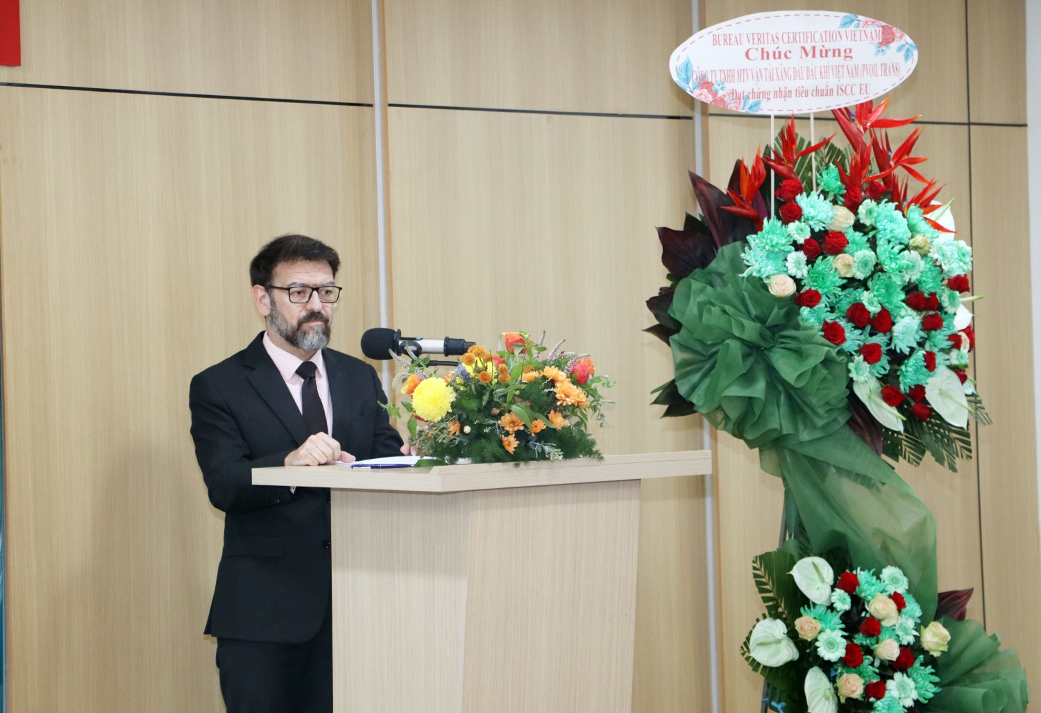 Ông David Martin Ruiz - Tổng Giám đốc BVC Vietnam: Việc đạt được chứng nhận ISCC EU không chỉ phản ánh sự tuân thủ mà còn thể hiện vai trò dẫn đầu của PVOIL Trans trong lĩnh vực phát triển bền vững và thực hành năng lượng có trách nhiệm.