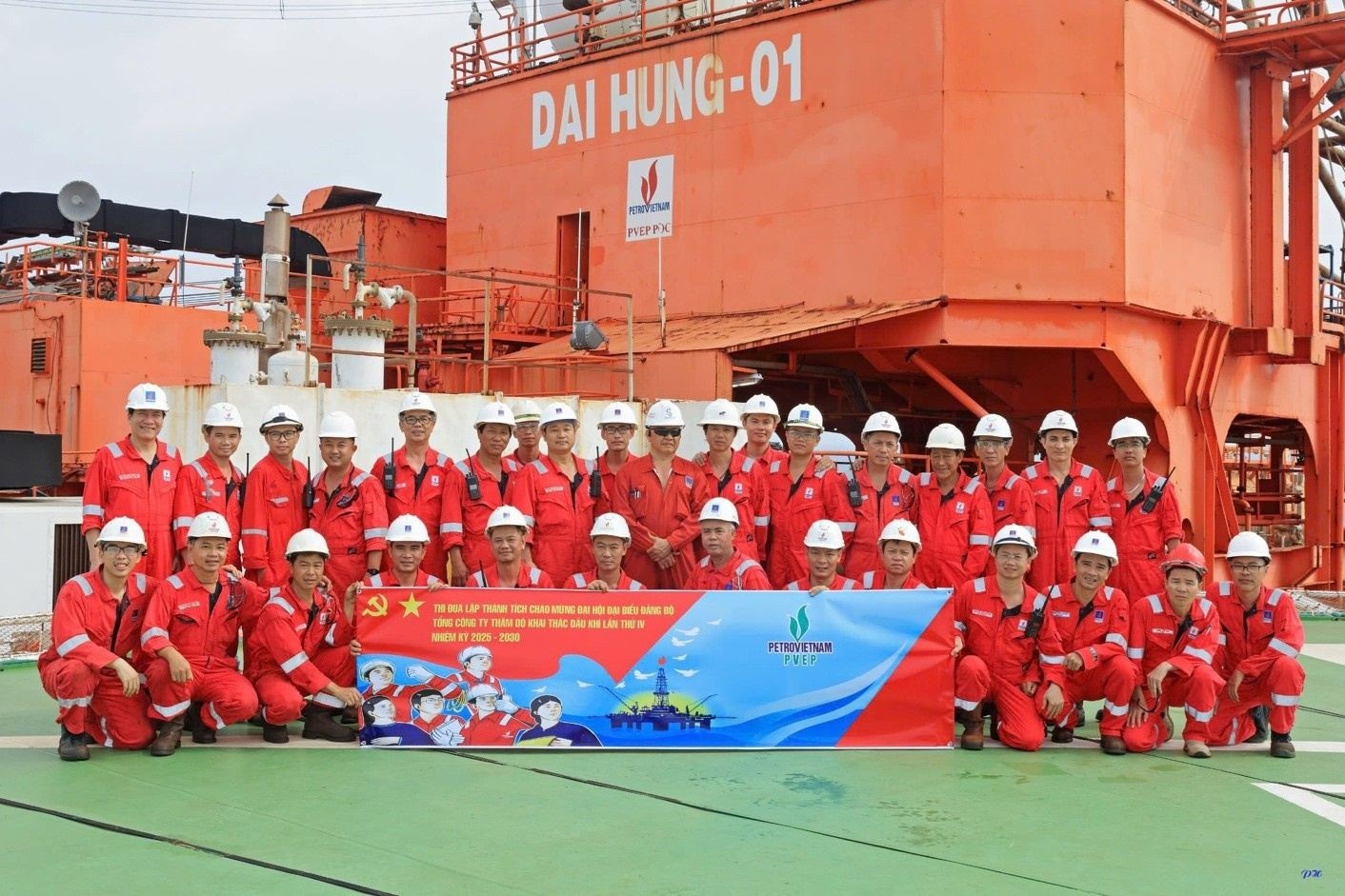 Người lao động Petrovietnam thi đua lập thành tích chào mừng Đại hội Đảng bộ các cấp trên các công trình trọng điểm