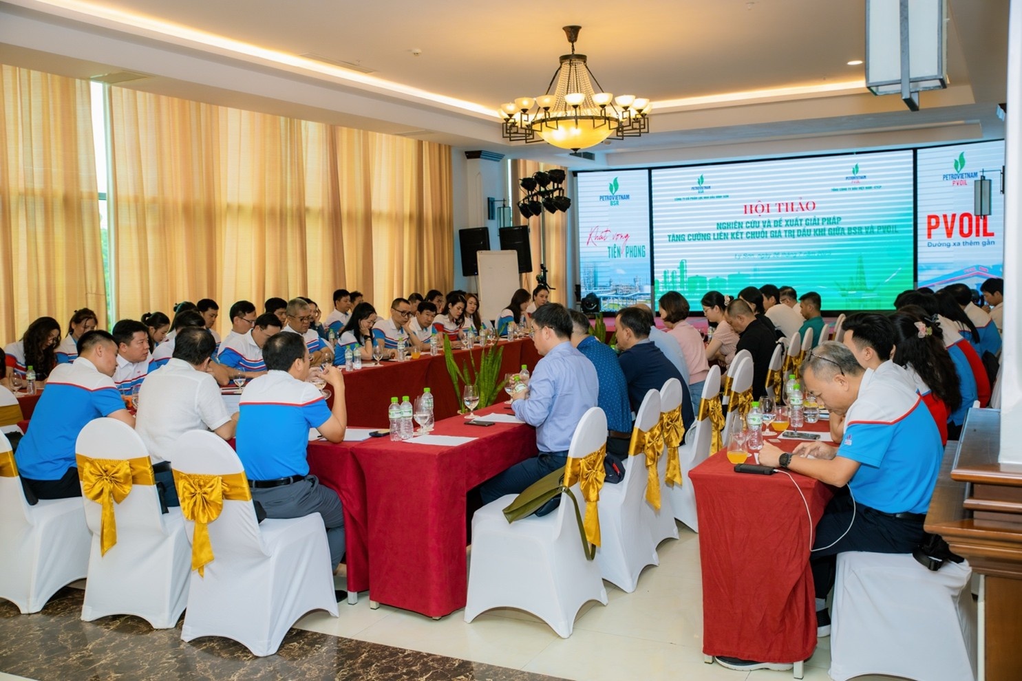 Trước đó, BSR và PVOIL đã tổ chức Hội thảo tăng cường liên kết chuỗi giá trị dầu khí.