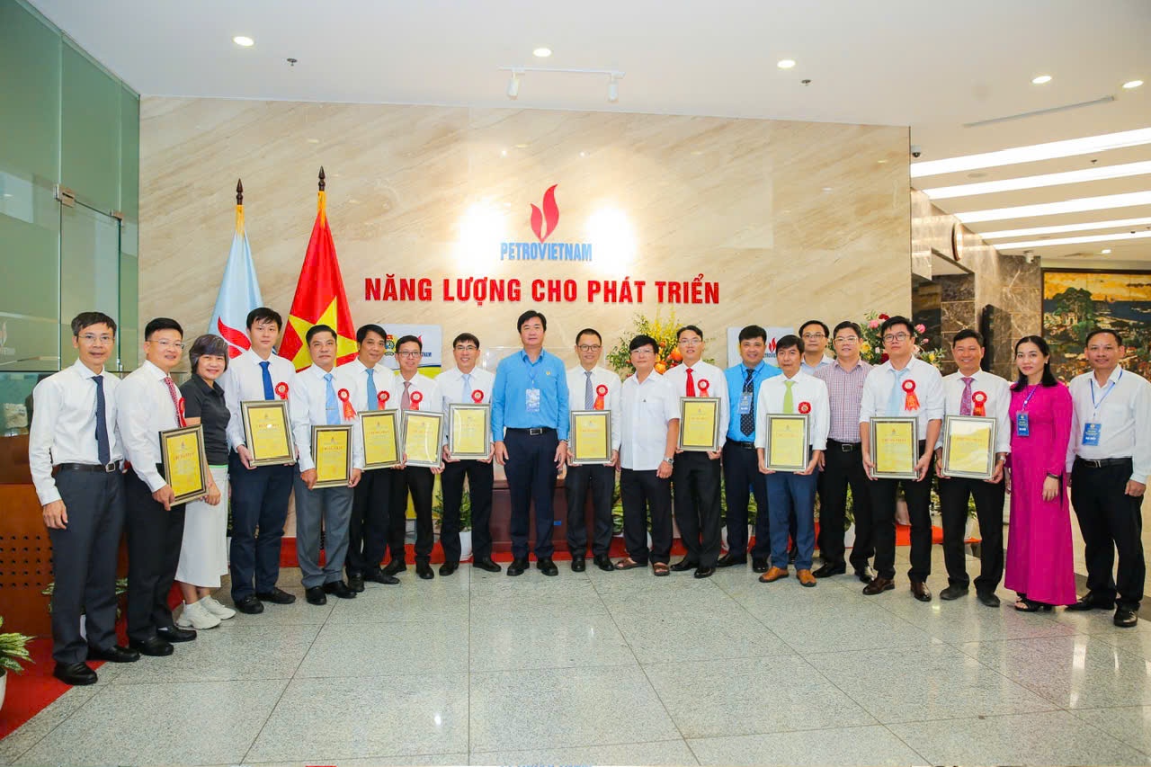 Công đoàn Petrovietnam khen thưởng, động viên kịp thời các công trình sáng kiến, giải pháp được áp dụng mang lại hiệu quả