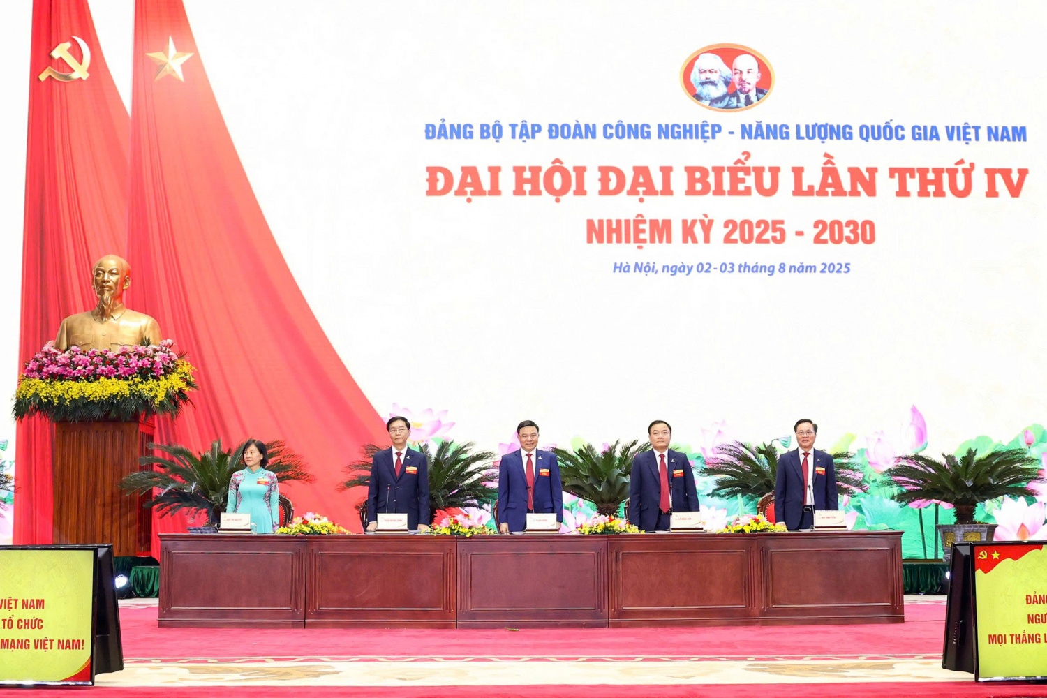 Đoàn Chủ tịch điều hành