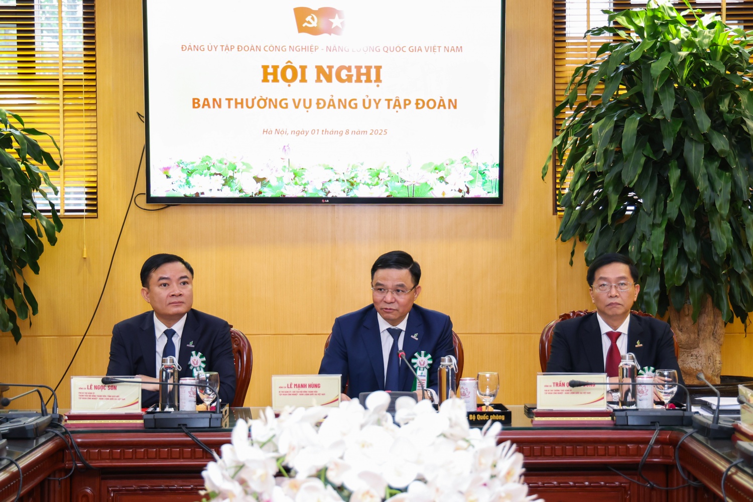 Đồng chí Lê Mạnh Hùng, Bí thư Đảng ủy, Chủ tịch HĐTV Petrovietnam chủ trì rà soát công tác tổ chức Đại hội