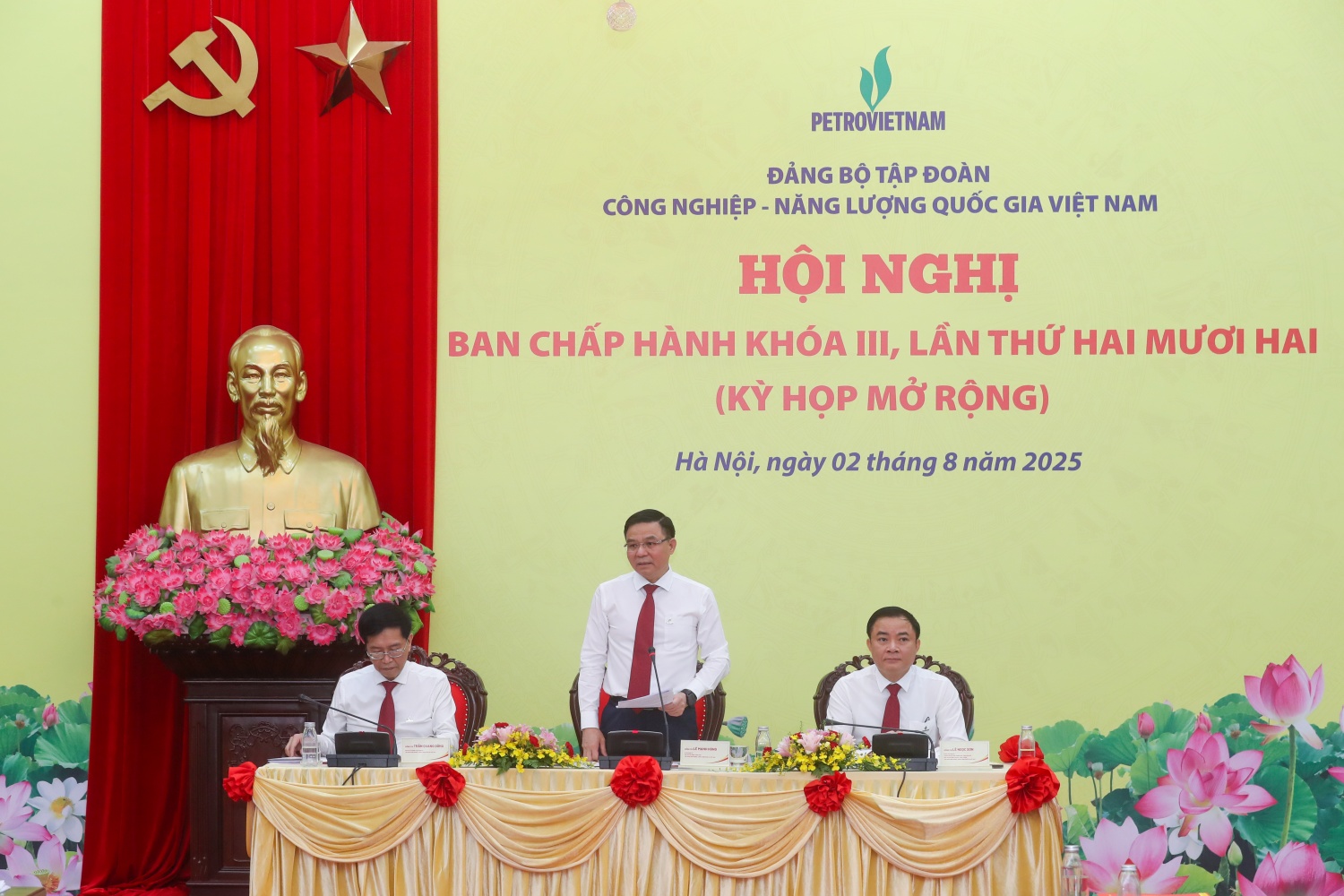 Đồng chí Lê Mạnh Hùng – Bí thư Đảng ủy, Chủ tịch HĐTV Tập đoàn: Việc tổ chức Đại hội cần phải tinh gọn, hiệu quả, theo đúng tinh thần chỉ đạo của Trung ương.