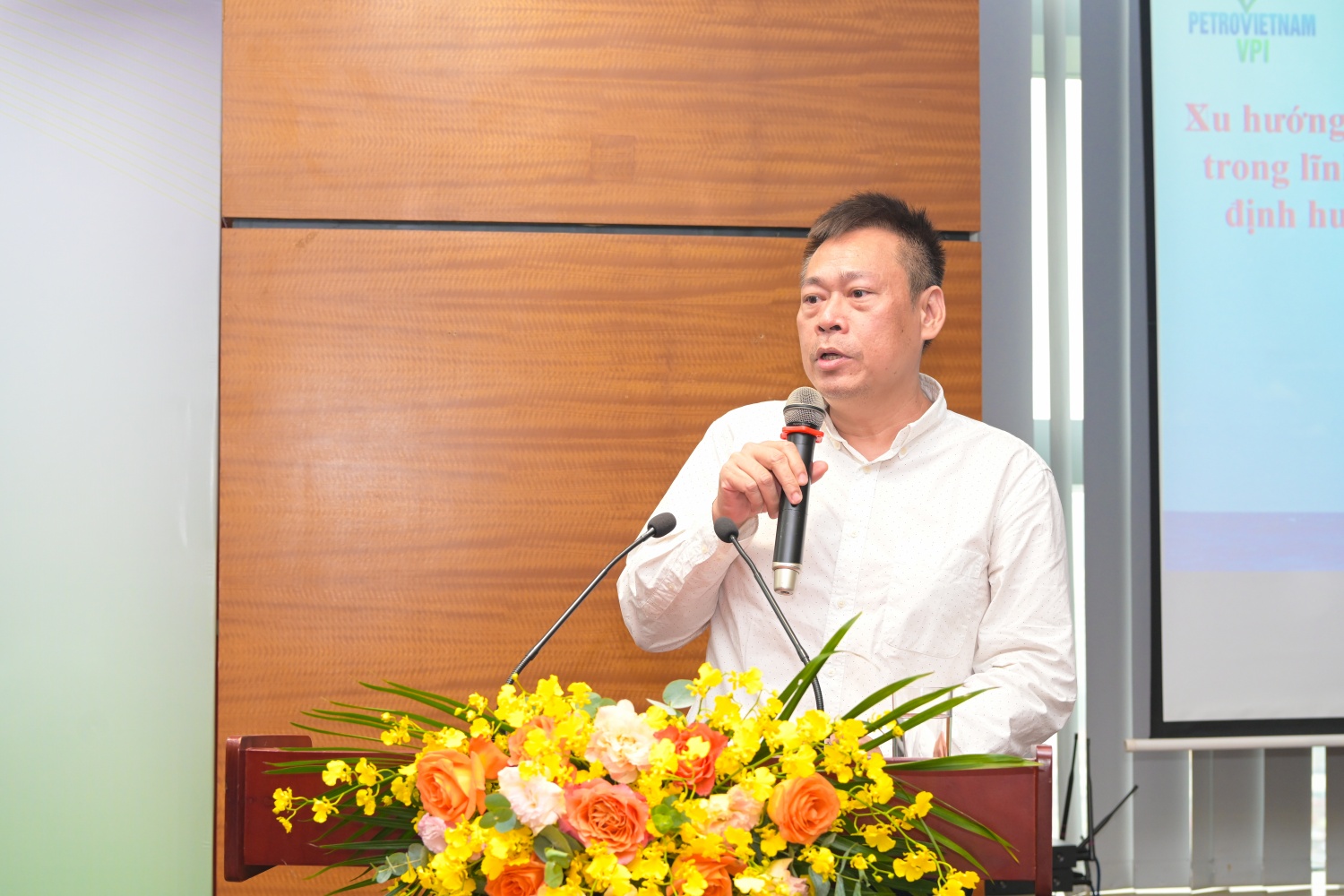 Chuyên gia kinh tế, TS. Nguyễn Hữu Lương (Viện Dầu khí Việt Nam)