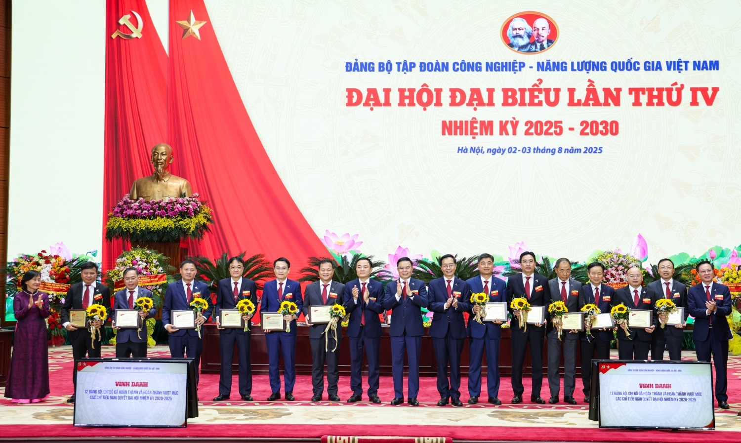 Ban Thường vụ Đảng ủy Tập đoàn vinh danh 12 Đảng bộ, Chi bộ đã hoàn thành và hoàn thành vượt mức các chỉ tiêu Nghị quyết Đại hội nhiệm kỳ 2020-2025