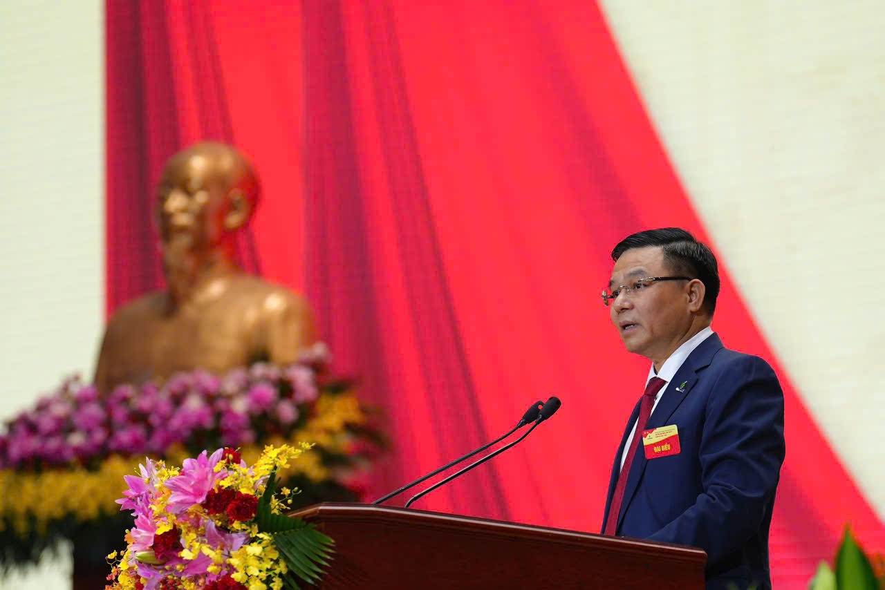 Thay mặt Ban Chấp hành Đảng bộ Tập đoàn khóa IV, nhiệm kỳ 2025 – 2030, đồng chí Lê Mạnh Hùng - Bí thư Đảng ủy, Chủ tịch HĐTV Petrovietnam khẳng định sẽ nỗ lực hết mình với quyết tâm chính trị cao nhất