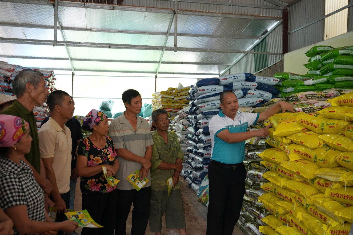 Bà con nông dân Sơn La tin tưởng và ủng hộ các sản phẩm phân bón Phú Mỹ.
