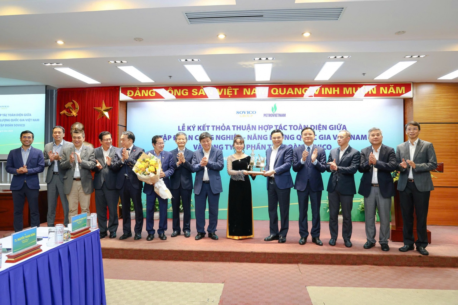 Lãnh đạo hai tập đoàn tham dự lễ ký kết