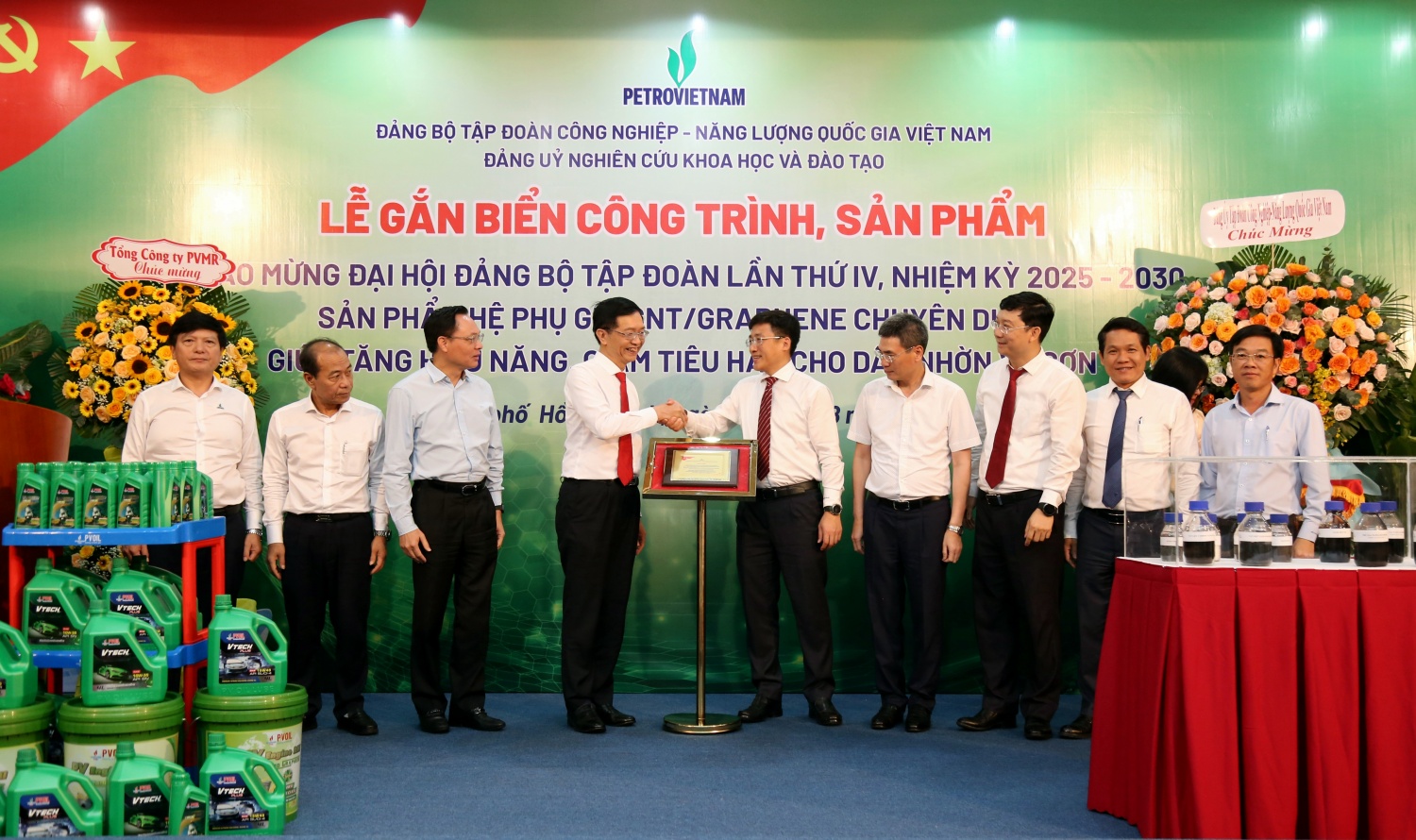 Nghi thức gắn biển công trình, sản phẩm hệ phụ gia CNT/Graphene chuyên dụng