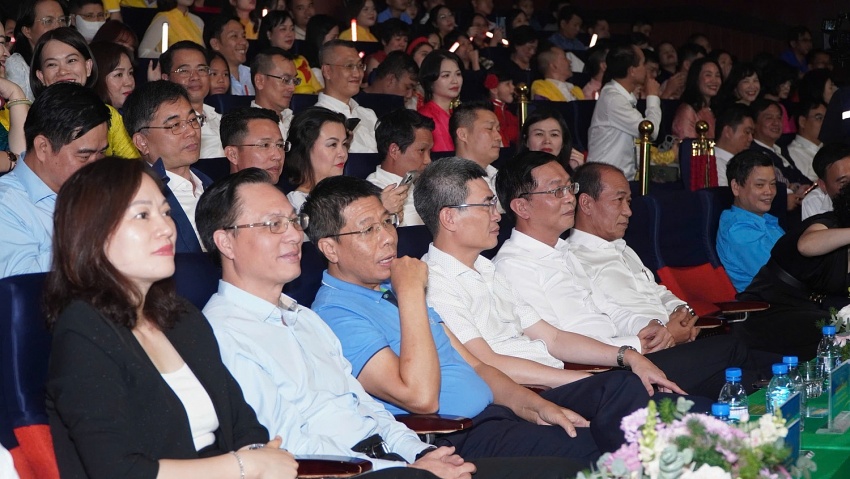 Các đại biểu tham dự chương trình.