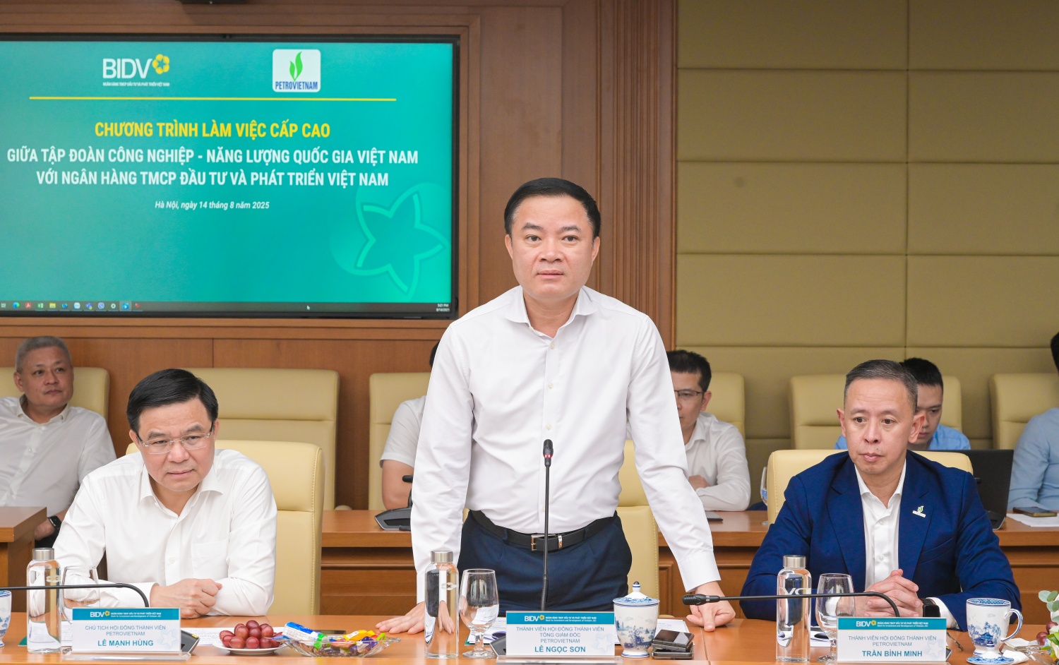 Tổng Giám đốc Petrovietnam Lê Ngọc Sơn mong muốn BIDV sẽ tiếp tục đồng hành và hỗ trợ Petrovietnam cùng chia sẻ kinh nghiệm, tăng cường hợp tác trong lĩnh vực tài chính, tín dụng